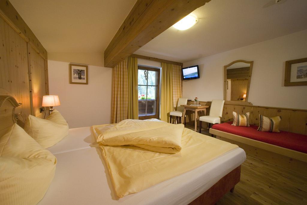 Alpenhotel Tirolerhof Gerlos Ruang foto