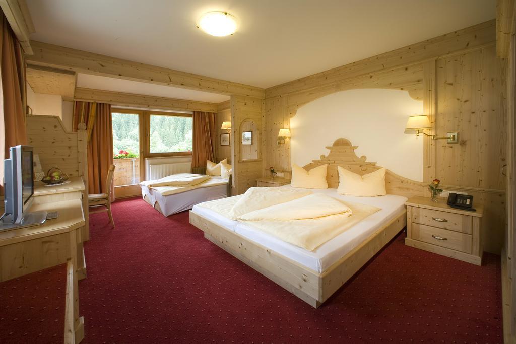 Alpenhotel Tirolerhof Gerlos Ruang foto